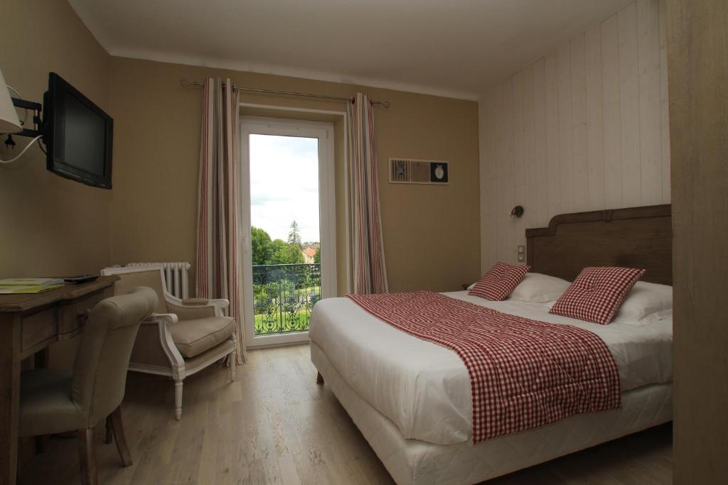 Logis Hotel Restaurant Spa Beau Site Luxeuil-les-Bains Quarto foto